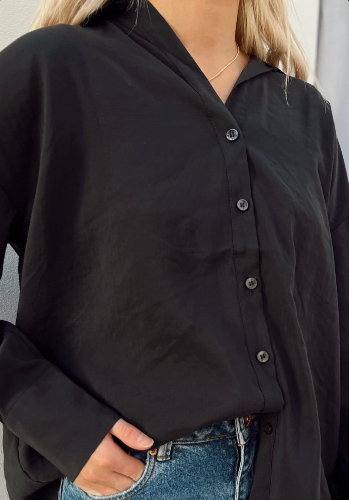 VMQUEENY Shirts - Black